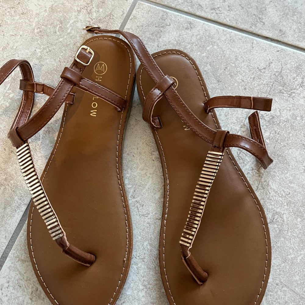 Harlow Brown Sandals T-Strap Minimalist Design